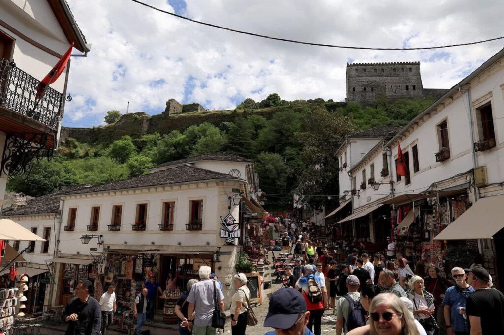 Turizmi, italianët nuk i ndahen Shqipërisë, u rritën me 7.1 për qind në janar-prill